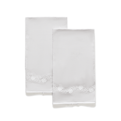 Pale pink-gray Daphne guest towels.