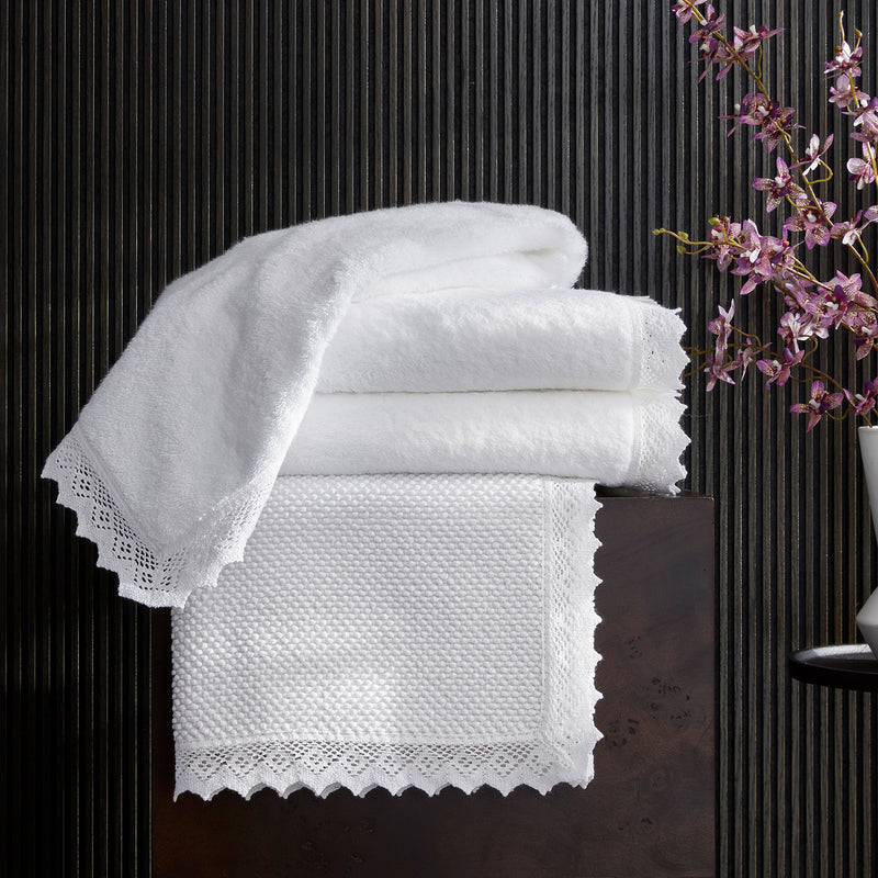 Ellis Tub Mat in White - View 2
