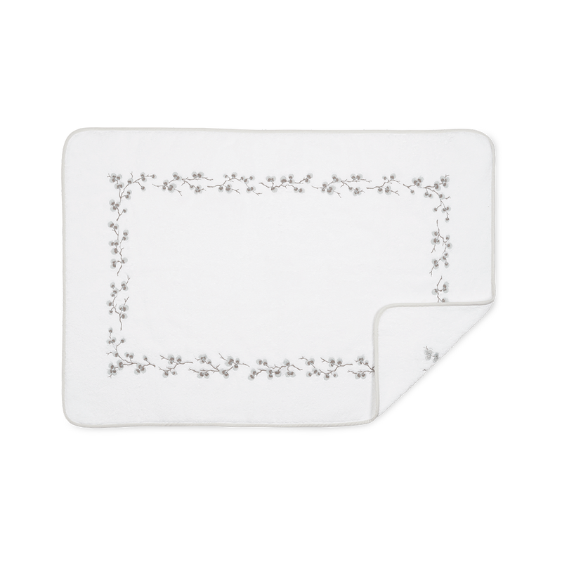 Jasmine Giza Tub Mat in Cloud - View 1