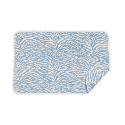 Blue-purple Regine quilted tub mat.