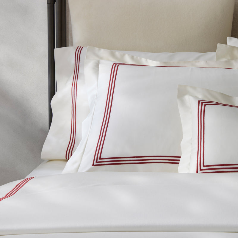Bel Tempo Nocturne Duvet Cover in Ivory &amp; Red - View 3