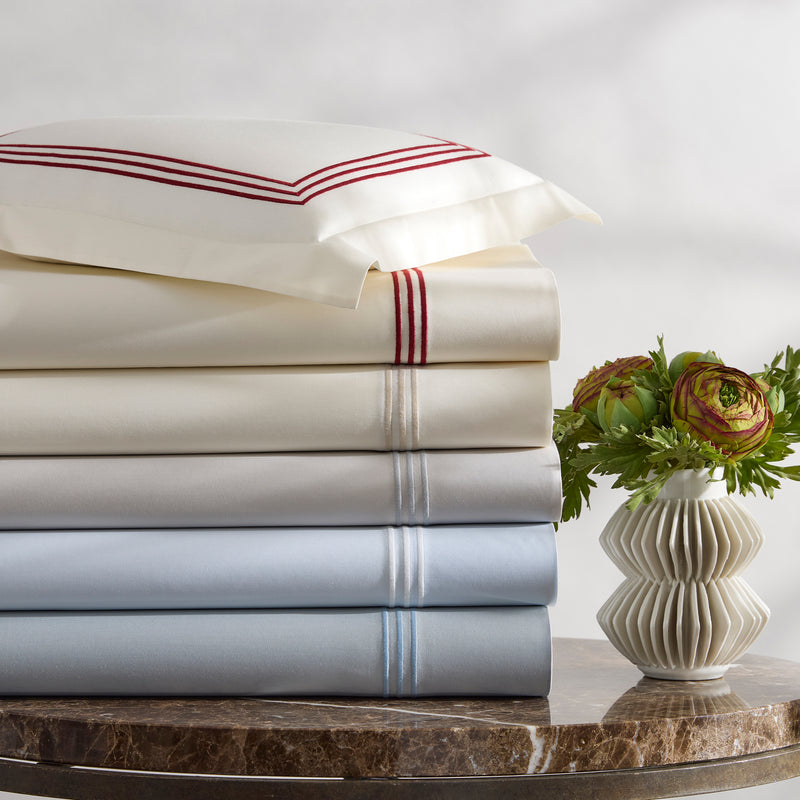 Bel Tempo Nocturne Duvet Cover in Ivory &amp; Red - View 2