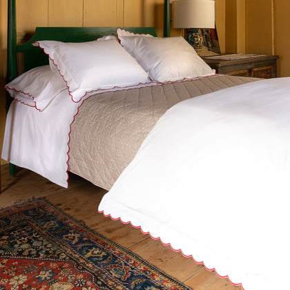 Dakota scallop-embroidered linens
