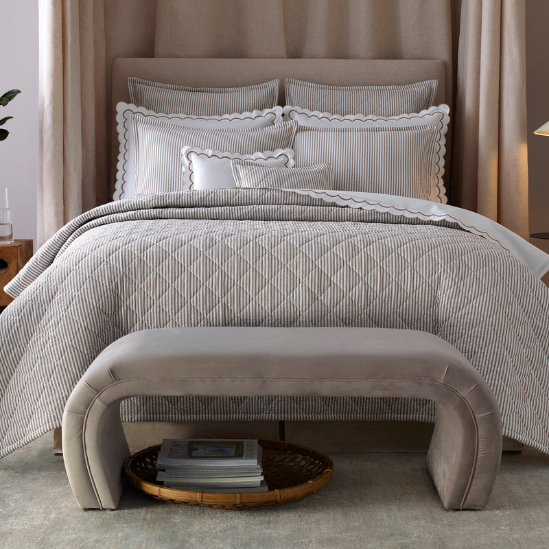 Matteo Quilt in Palm - View 4